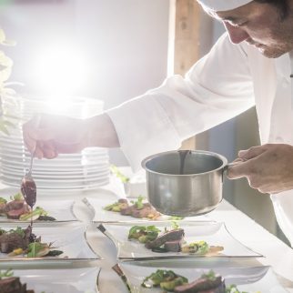 6/6～　無料試食会を開催〔土日祝〕